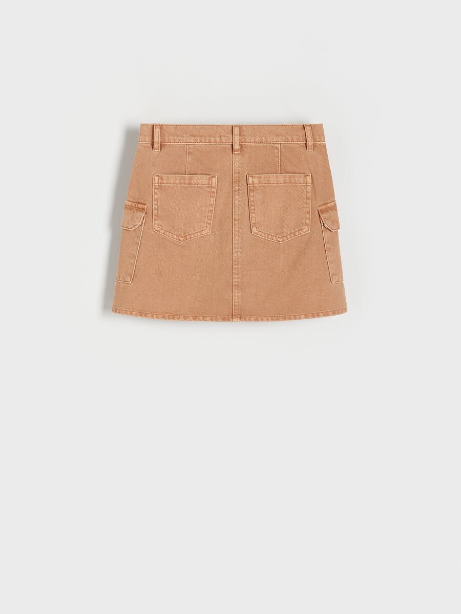 Denim skirt with cargo pockets Farbe beige RESERVED 9960X 80J