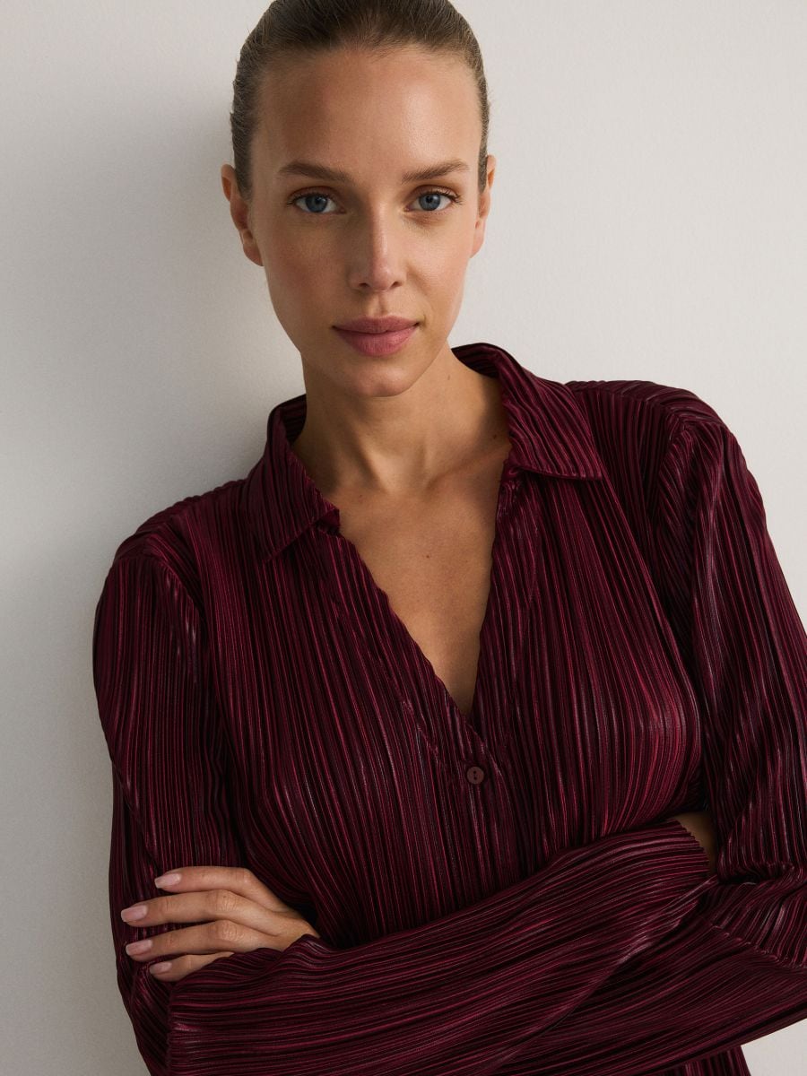 Shirt made of pleated knit - maroon - RESERVED - 3