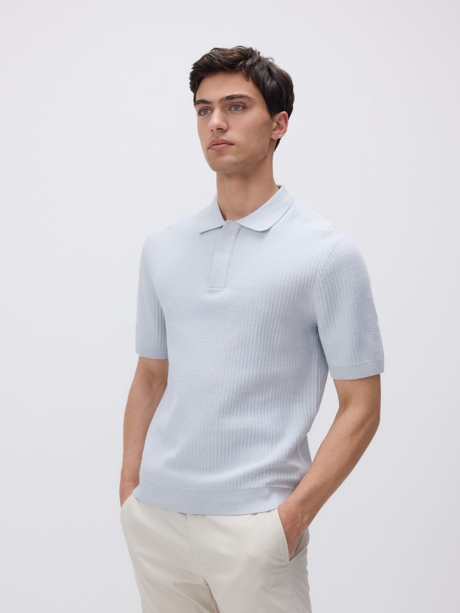 Pullover im Polo-Stil aus Strukturstoff - blassblau - RESERVED