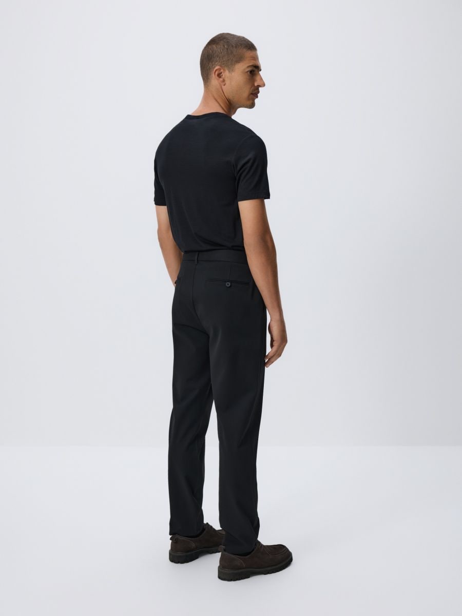 shingo Spodnie chino slim z wiskozą Kolor czarny - RESERVED - QF165-99X