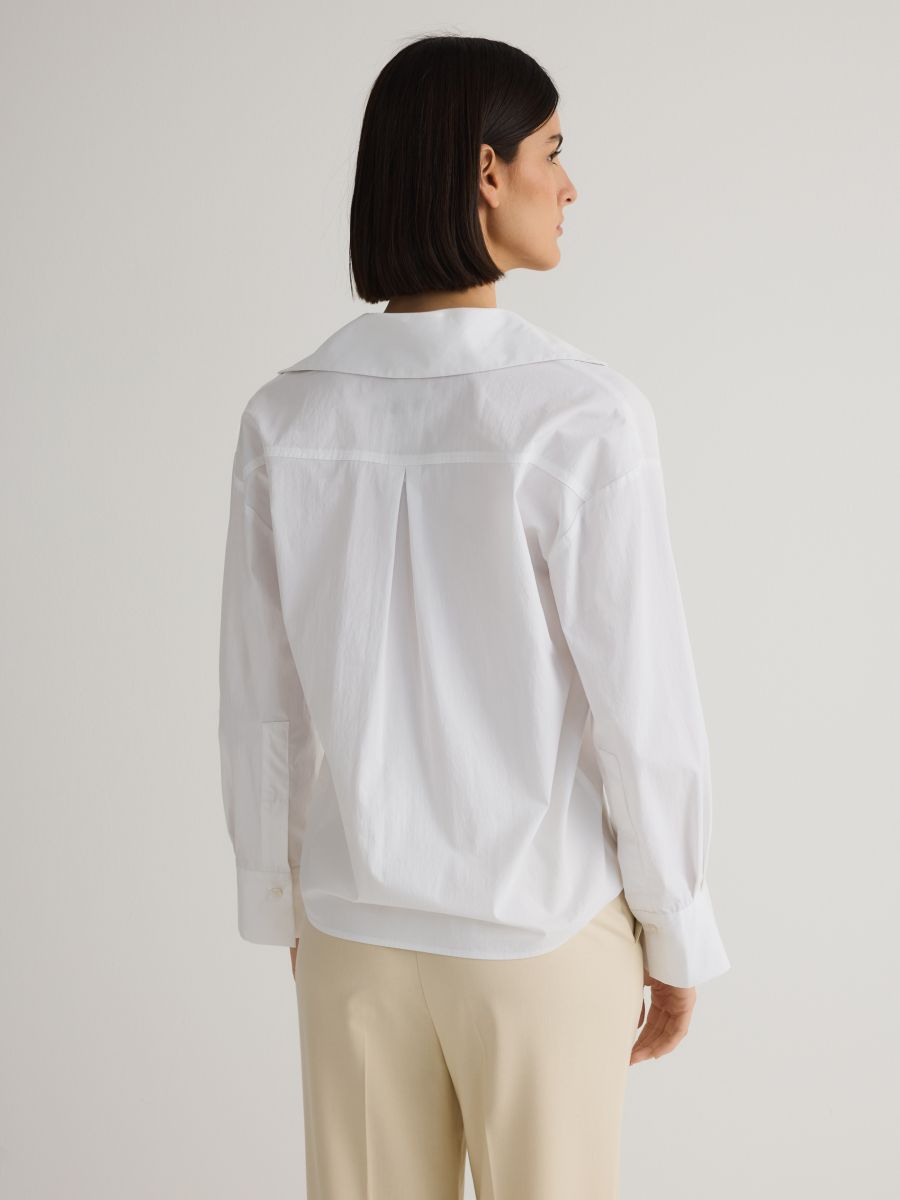 Bluse mit V-Ausschnitt - creme - RESERVED - 4