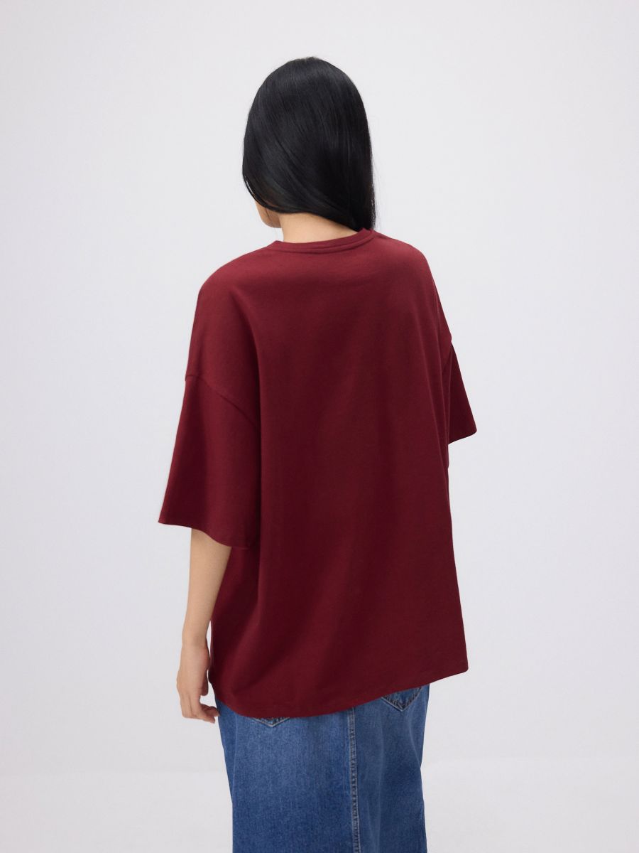 T-shirt oversize z aplikacjami Kolor bordowy - RESERVED - WC367-83X T-shirt oversize z aplikacjami Kolor bordowy - RESERVED - WC367-83X