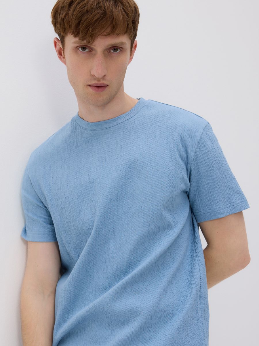 Strukturalny t-shirt comfort fit - jasnoniebieski - RESERVED