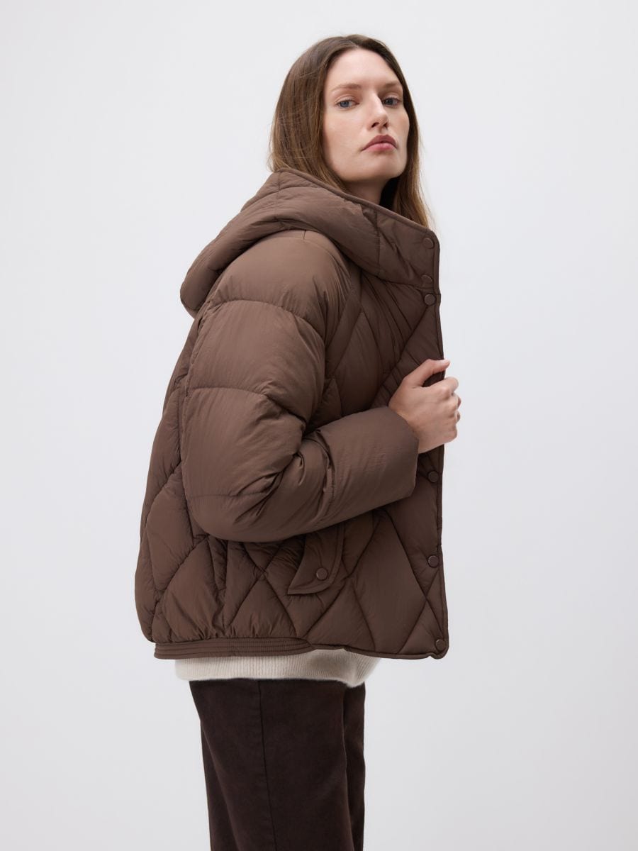 Striukė su kontrastingomis detalėmis - tamsiai ruda - RESERVED