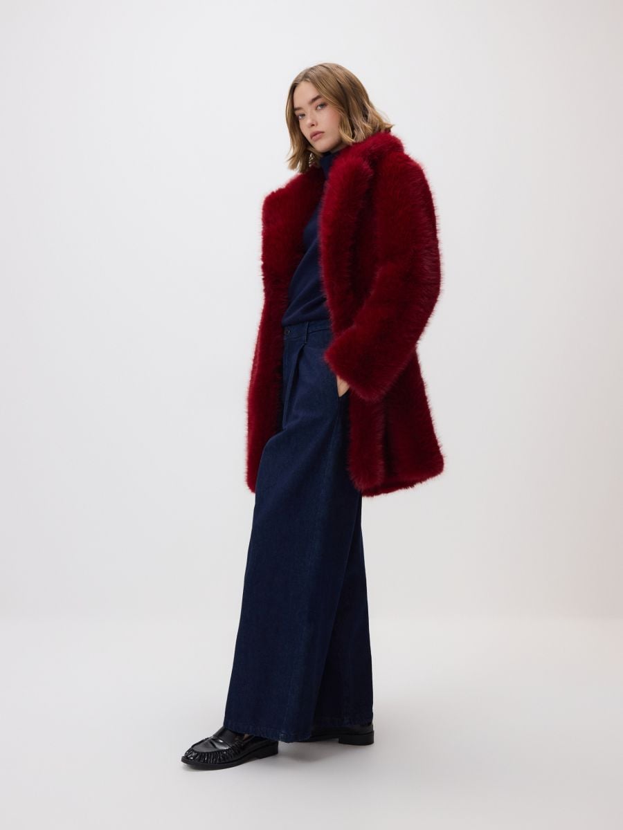Kunstkarusnahast mantel - punane - RESERVED