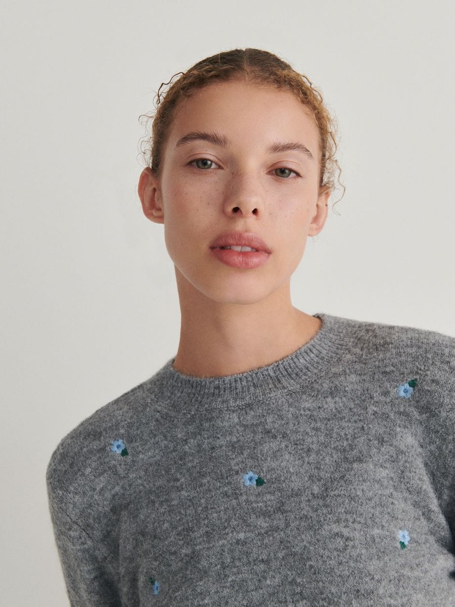Pull avec fleurs brodées - Gris clair - RESERVED - 4
