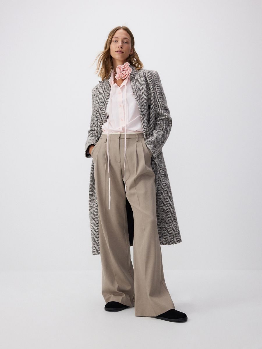 Pantalone sa kontrastnim umetkom - bež - RESERVED - 4