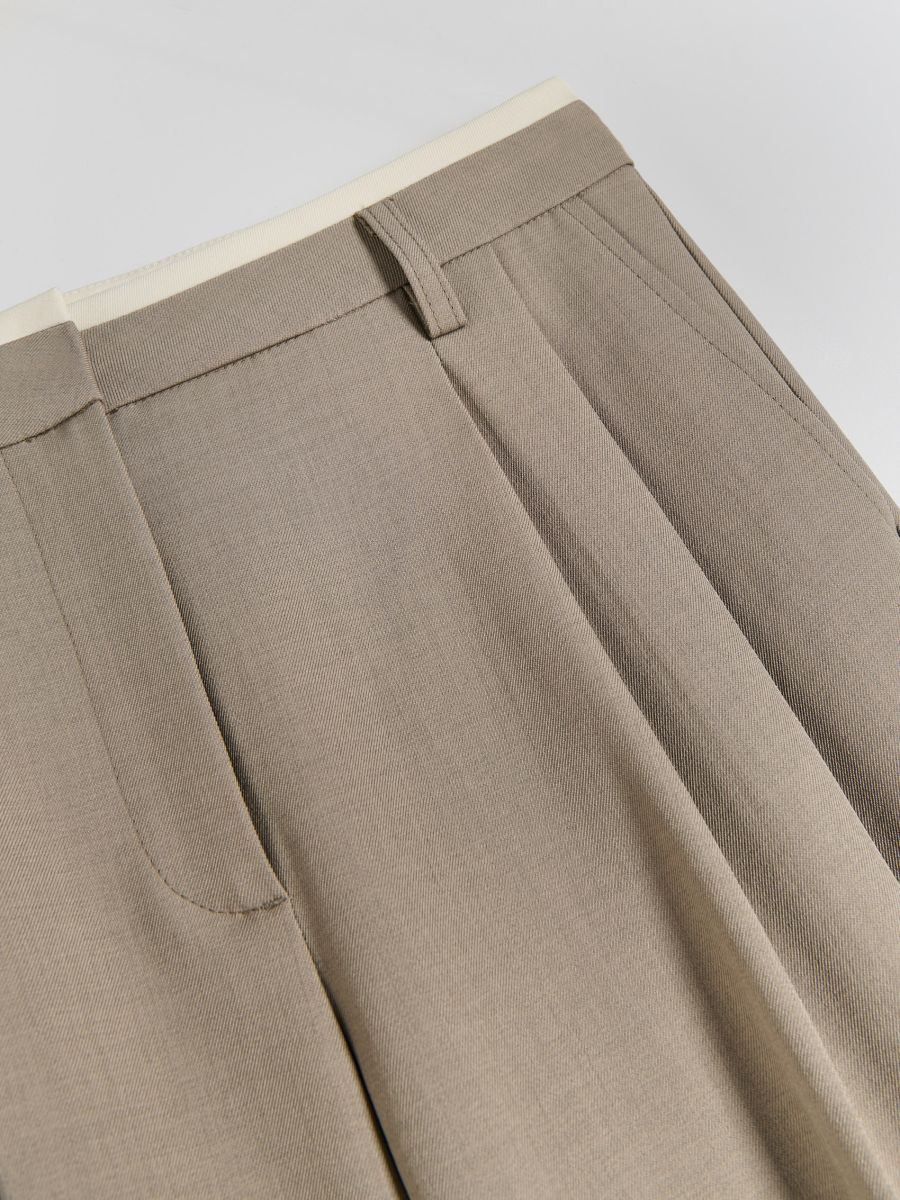 Trousers with contrast insert - beige - RESERVED - 3
