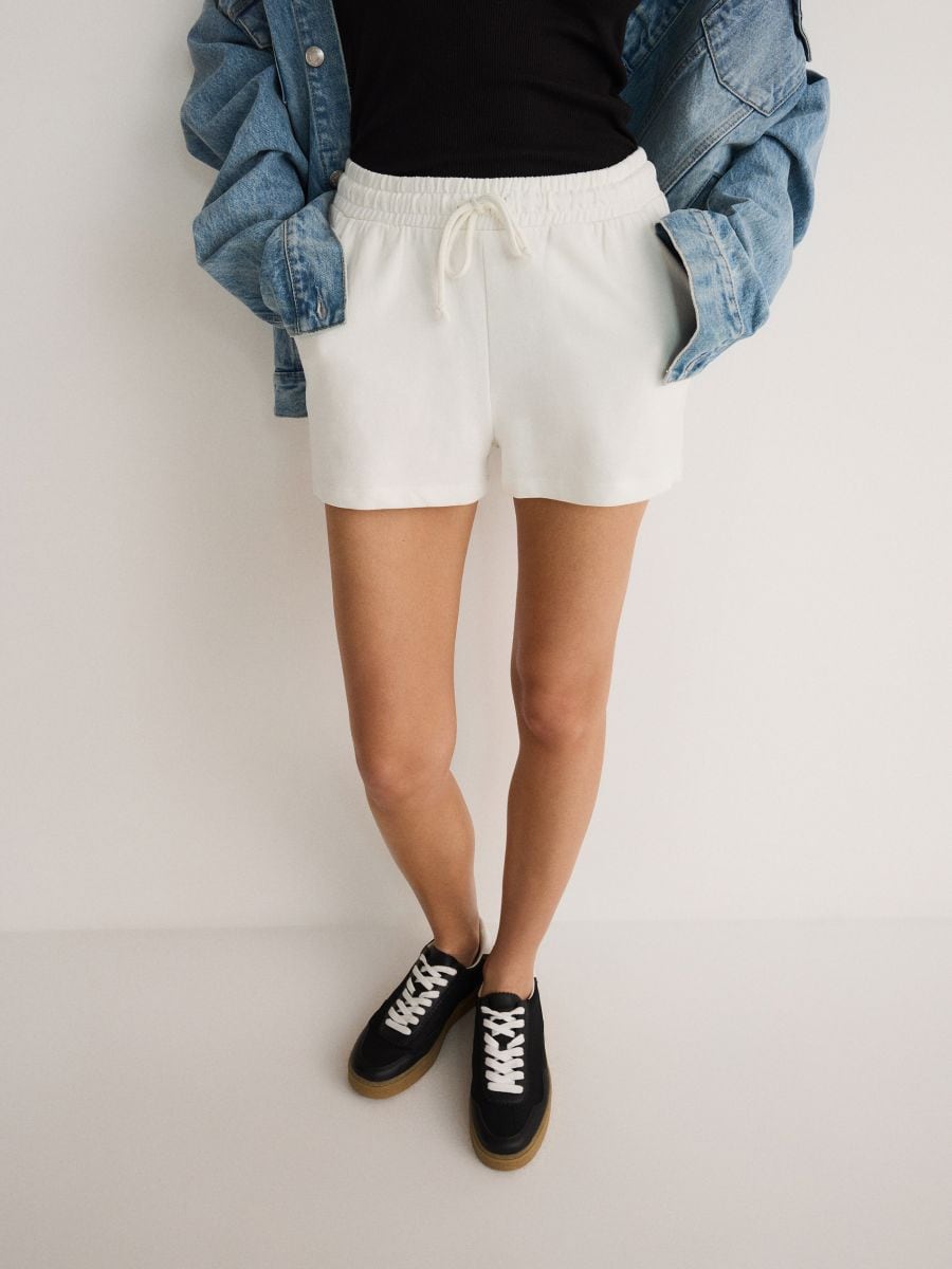 LADIES` SHORTS - krem - RESERVED