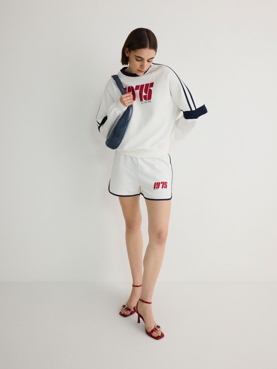 LADIES` SHORTS - krémová - RESERVED
