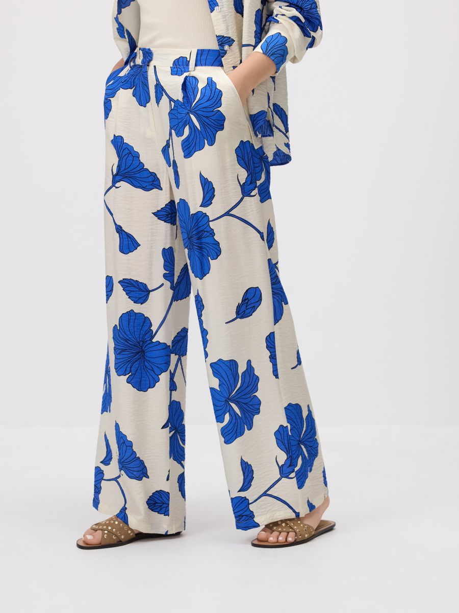 Patterned viscose trousers - multicolor - RESERVED - 4