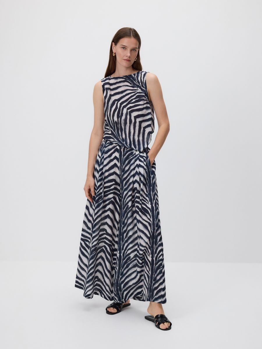 Weit geschnittene Hose mit Modal - bunt - RESERVED
