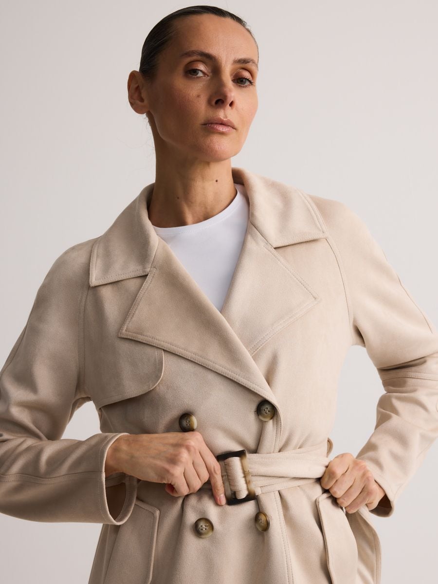 Short trench coat with belt Farbe creme - RESERVED - YH573-01X