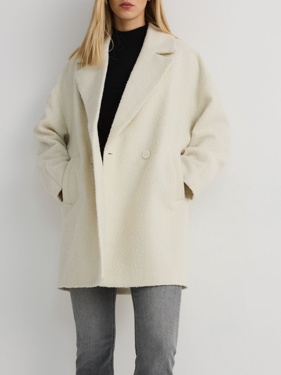 Kurzer Mantel aus Bouclé - beige - RESERVED - 4