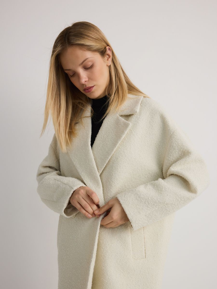 Kurzer Mantel aus Bouclé - beige - RESERVED - 2