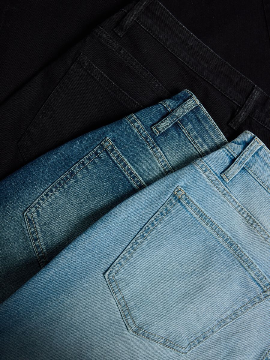 Jeansy carrot slim z efektem sprania Kolor czarny - RESERVED