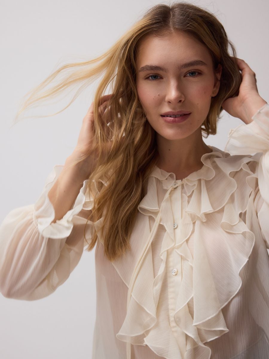 Bluse mit auffälligen Rüschen - creme - RESERVED - 6