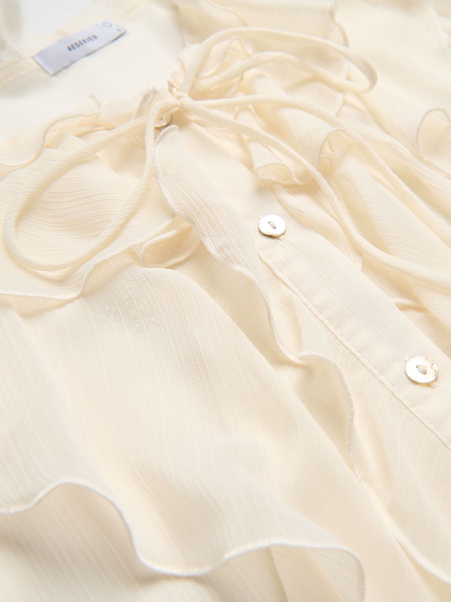 Bluse mit auffälligen Rüschen - creme - RESERVED - 5