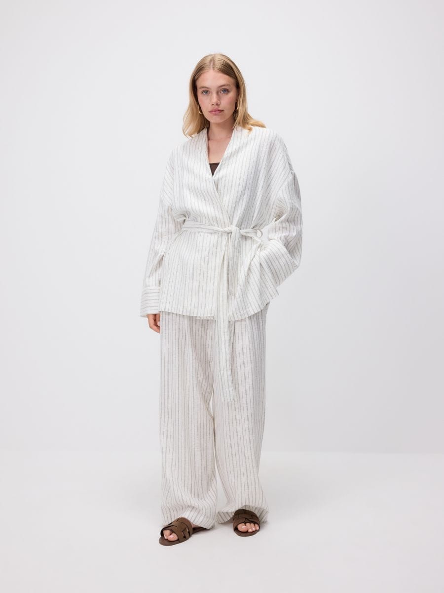 Patterned trousers with linen blend - multicolor - RESERVED - 2