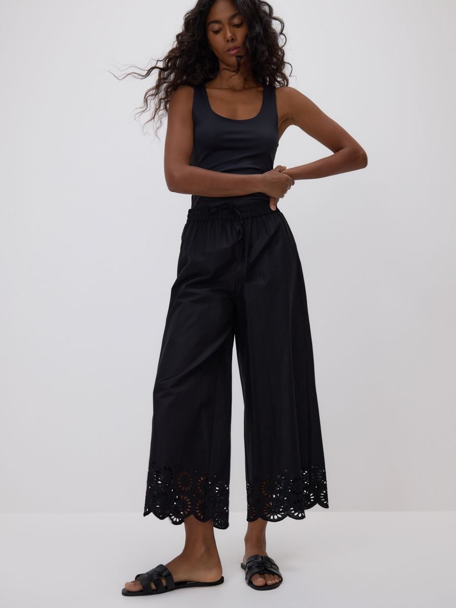 Pantaloni cu margine ajurată - negru - RESERVED