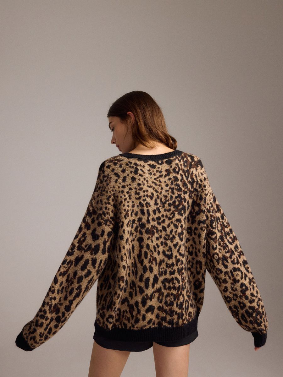 Pullover mit Leopardmuster aus Wollgemisch - bunt - RESERVED - 4