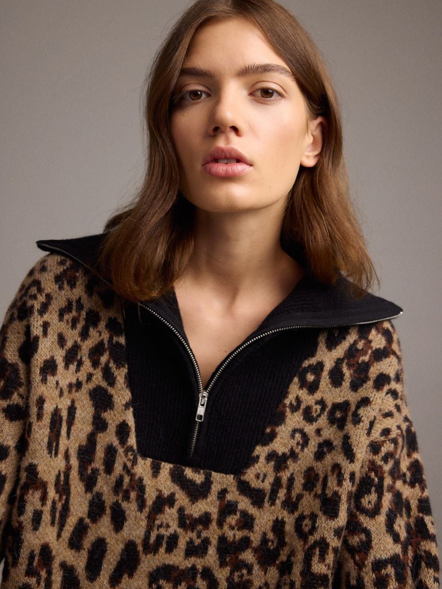 Pullover mit Leopardmuster aus Wollgemisch - bunt - RESERVED - 2