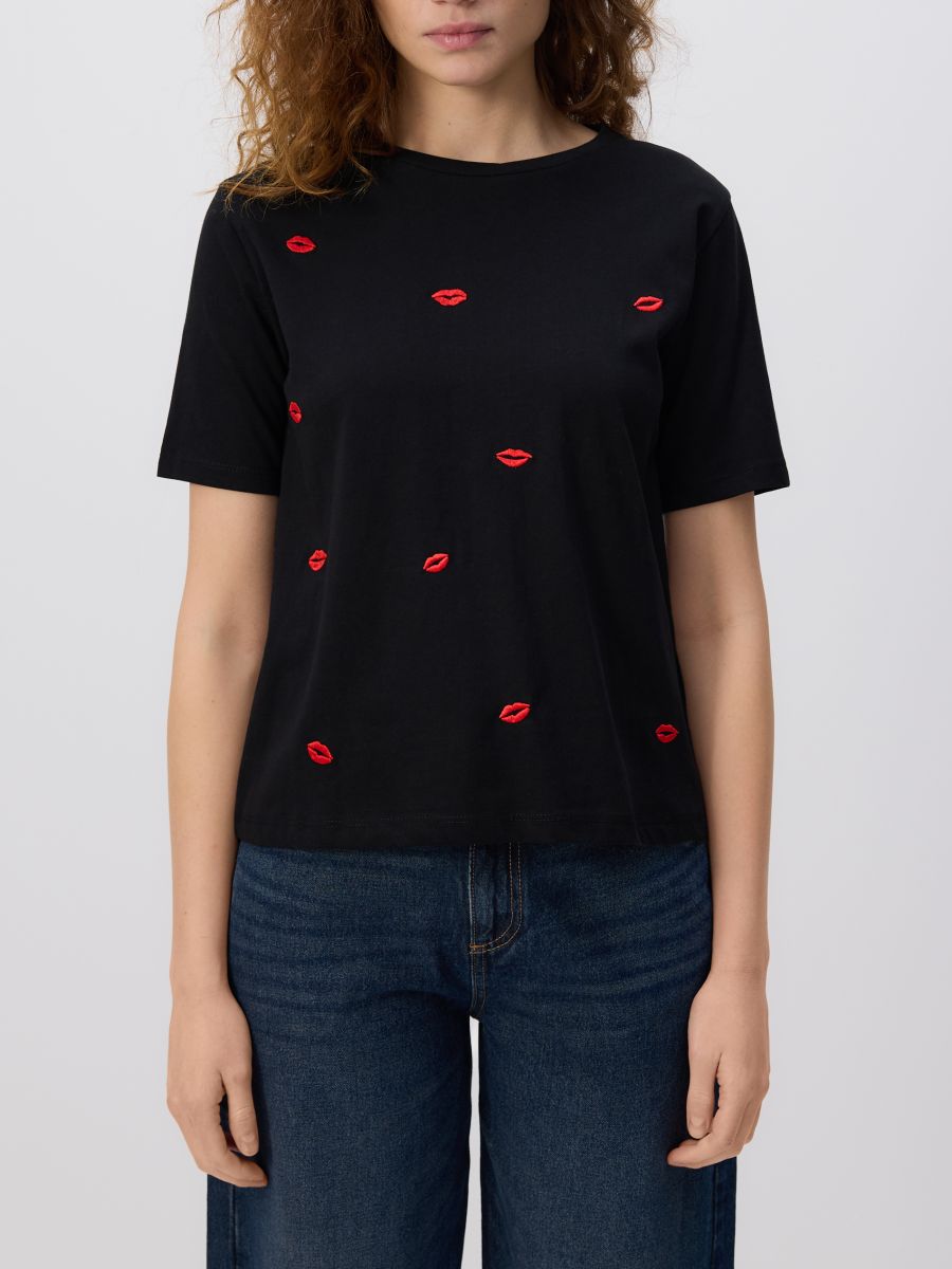 T-shirt with embroidery detailing - black - RESERVED