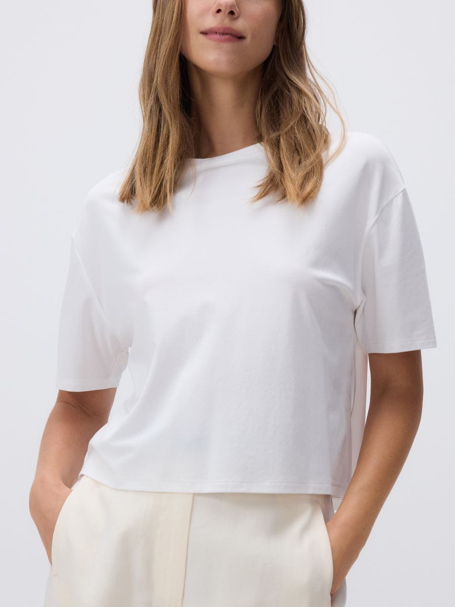 Kurzes Modal-T-Shirt - weiß - RESERVED - 4