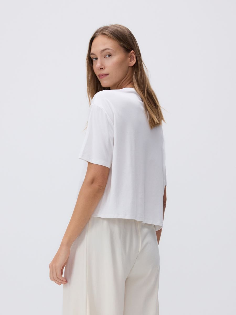Kurzes Modal-T-Shirt - weiß - RESERVED - 2