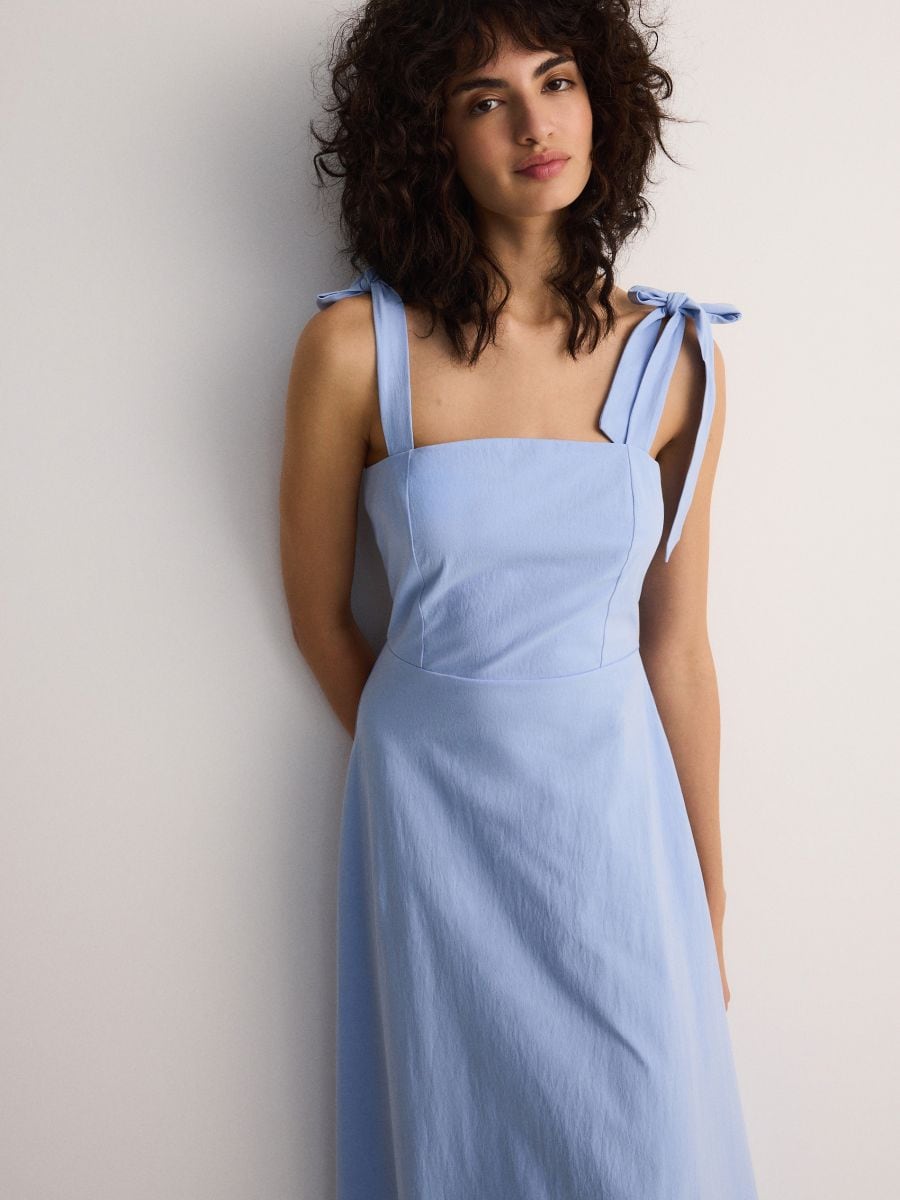 Robe bleu pale sale