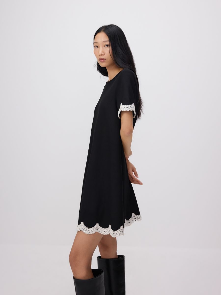 Vestito con pizzo a contrasto - nero - RESERVED - 2