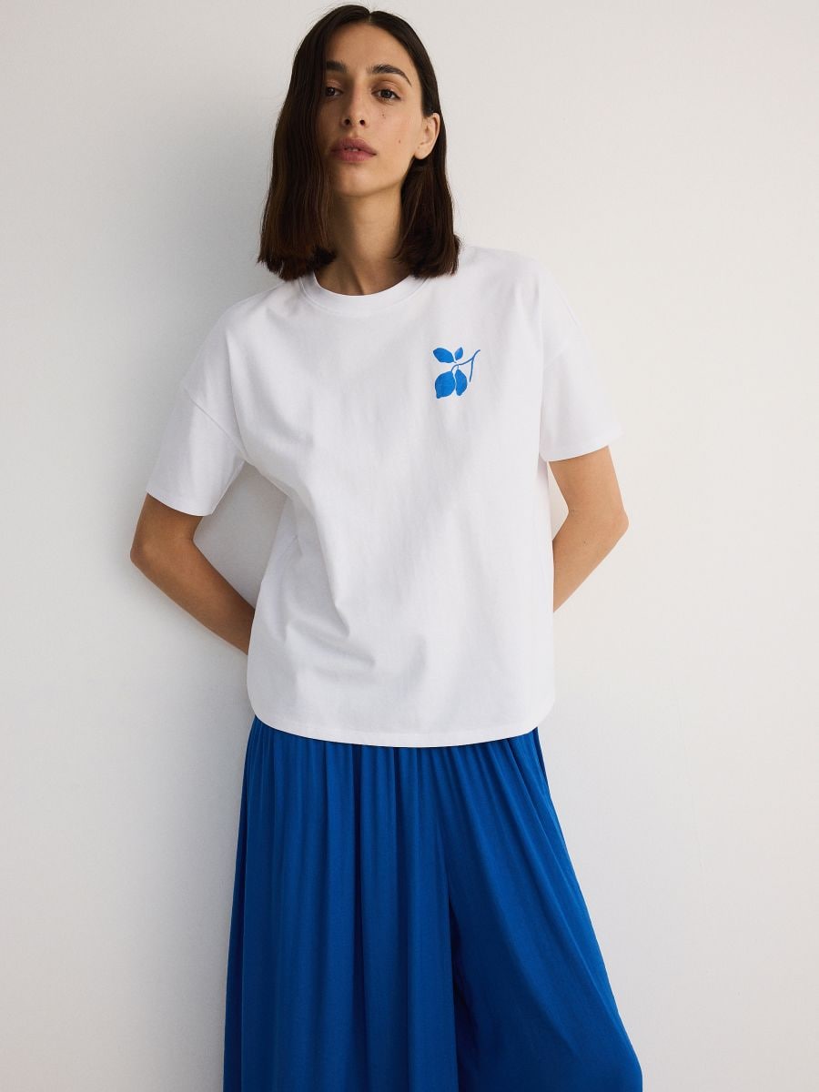 T-shirt oversize z nadrukiem - biały - RESERVED