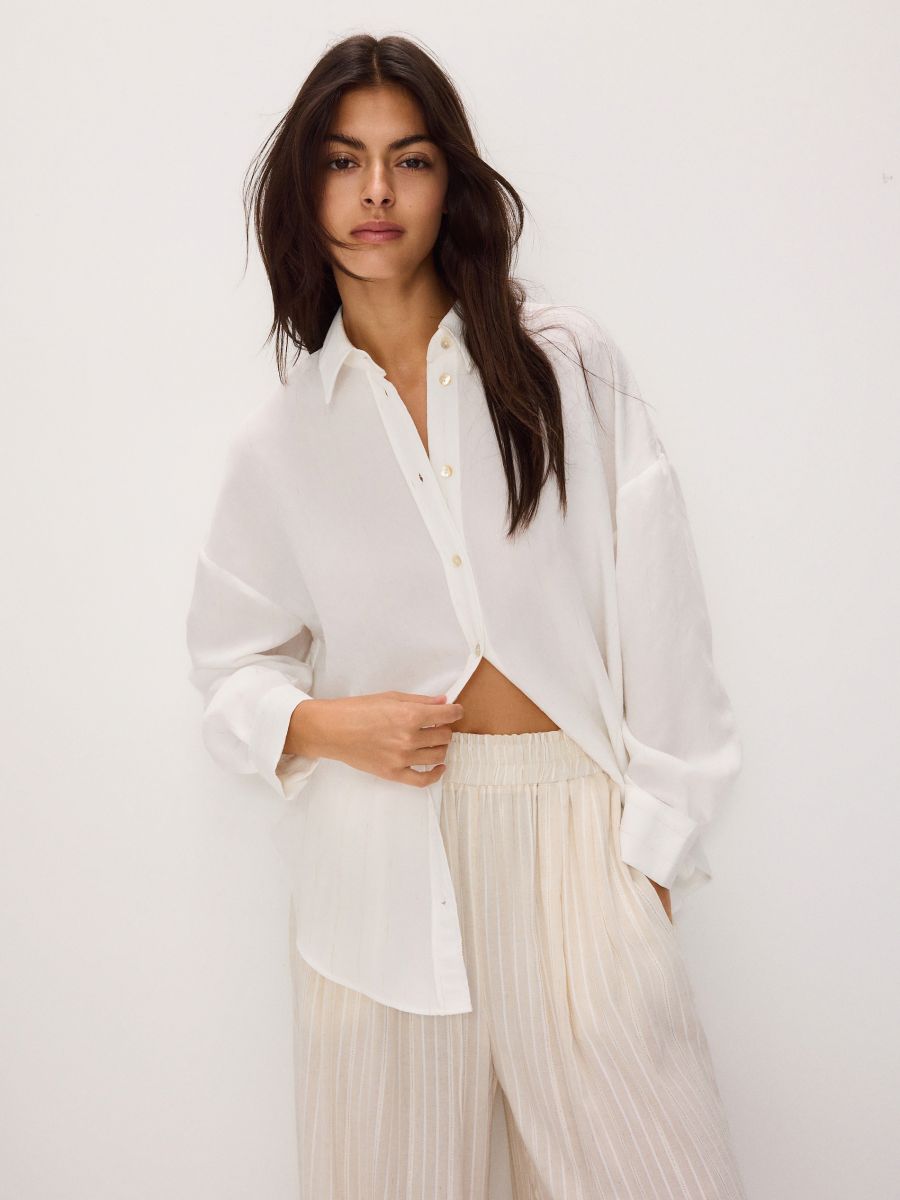 Oversized blouse met een hoog modalgehalte - CRÈME - RESERVED