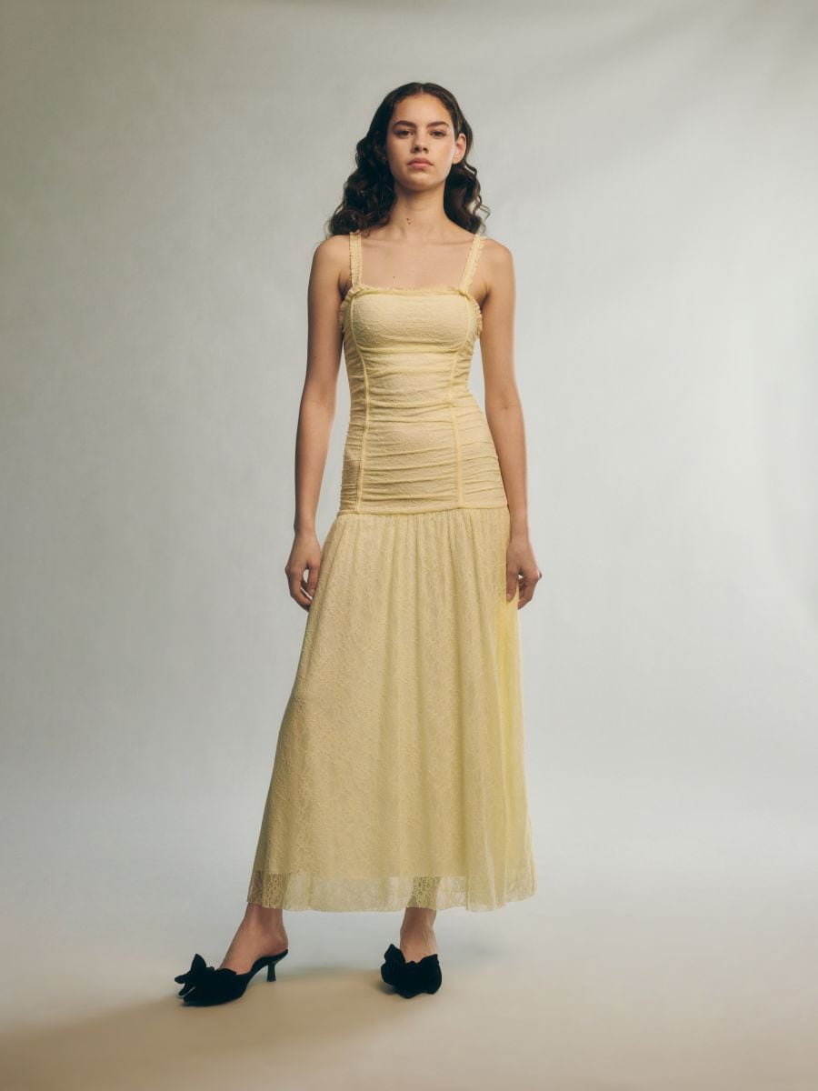 Robe en maxi à dentelle - jaune clair - RESERVED