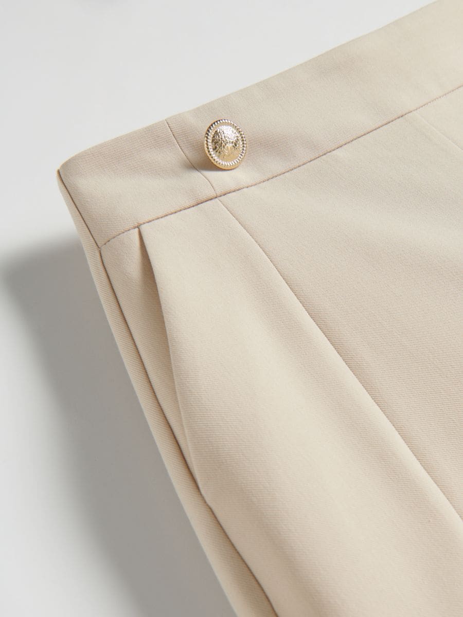 Shorts with decorative buttons - beige - RESERVED - 5