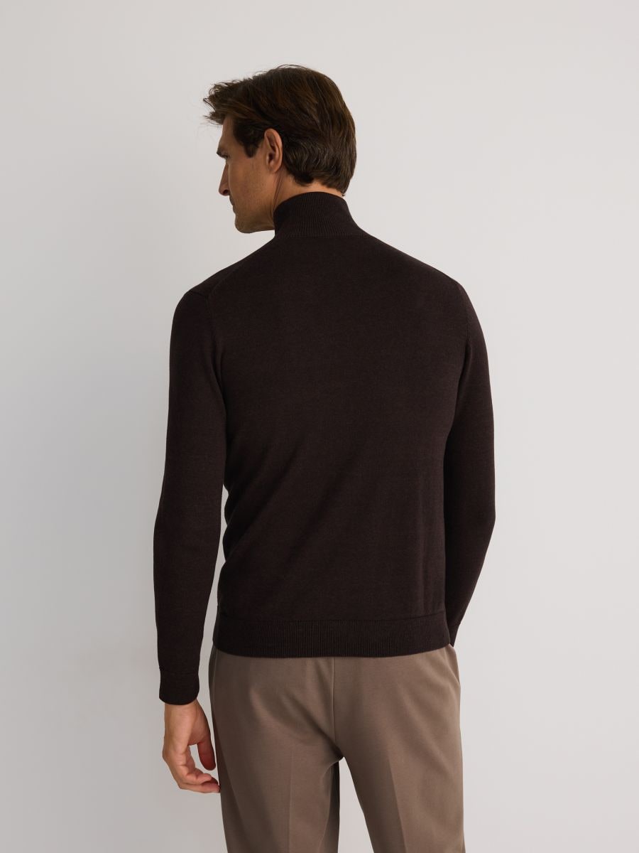 Maglione in cotone a collo alto - marrone scuro - RESERVED - 4