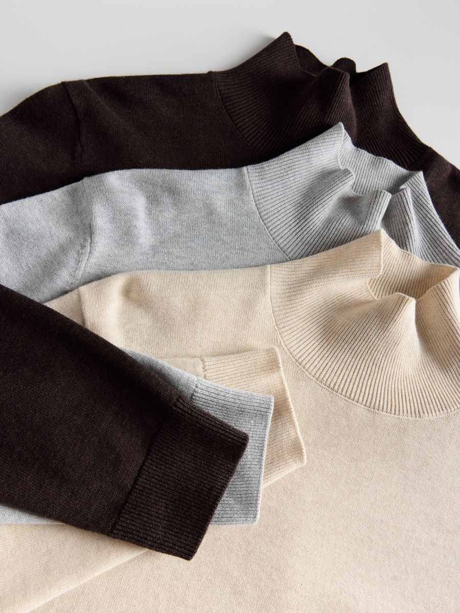 Maglione in cotone a collo alto - marrone scuro - RESERVED - 6