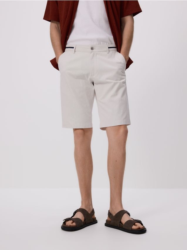 Regular chino shorts - RESERVED