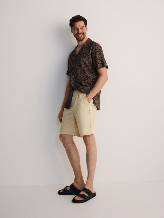 Reserved - pantaloni scurți loose uni - bej