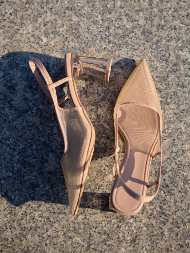 LADIES` PUMPS - RESERVED