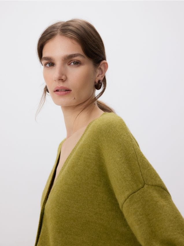 Reserved - Cardigan descheiat - verde-oliv deschis