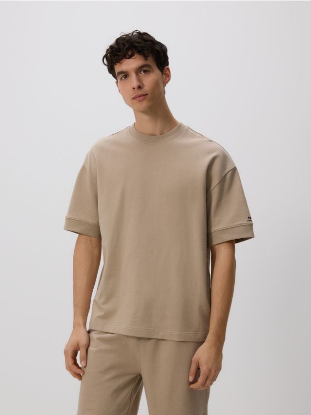 Boxy T-shirt with print - RESERVED