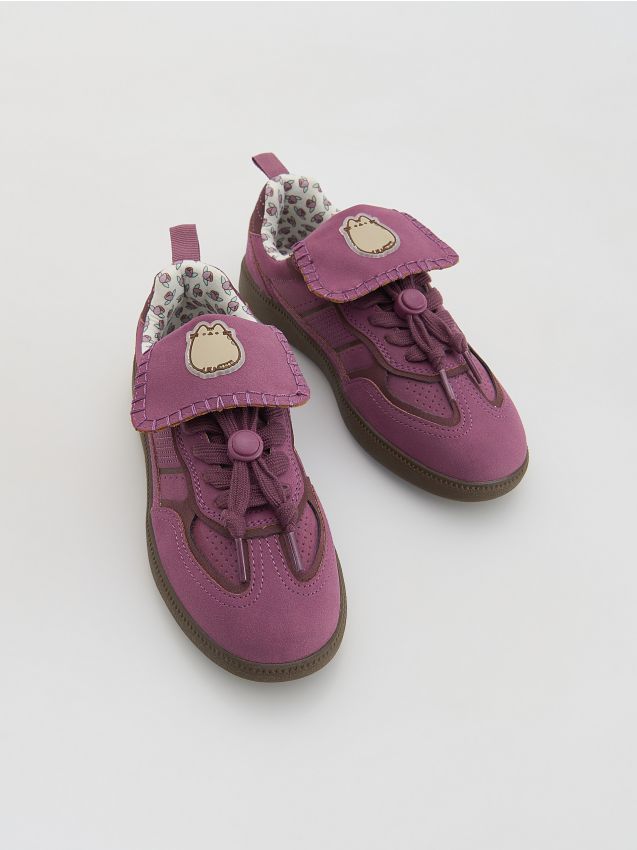 LADIES` SNEAKERS - RESERVED
