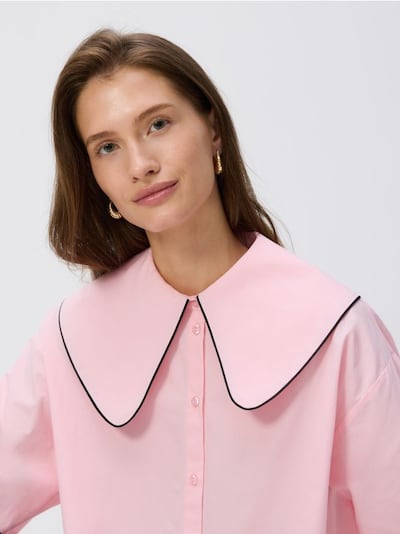 Camicia con colletto ampio