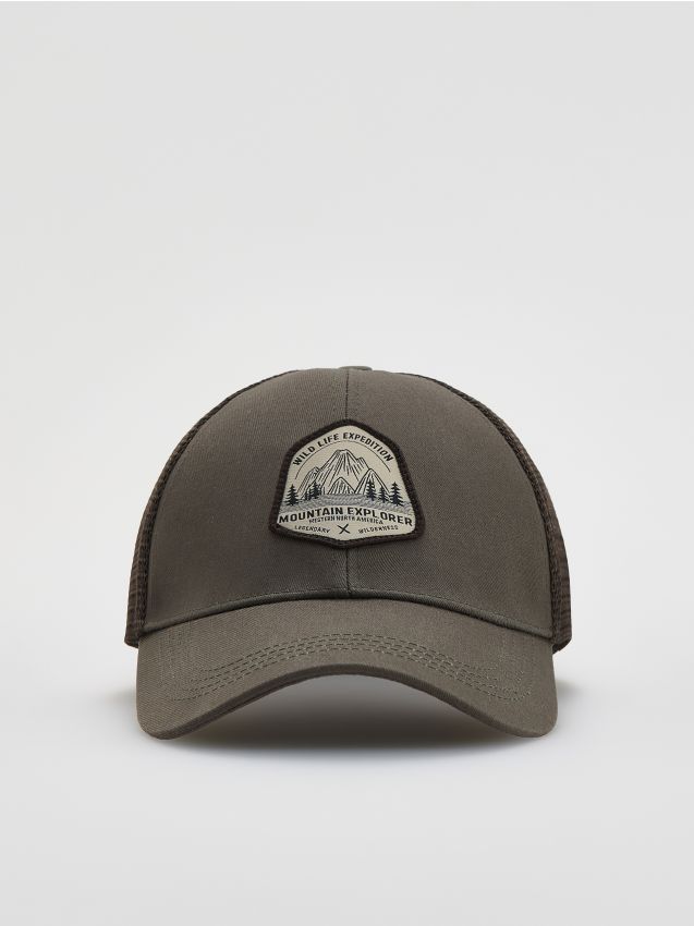 Casquette trucker avec écusson - RESERVED