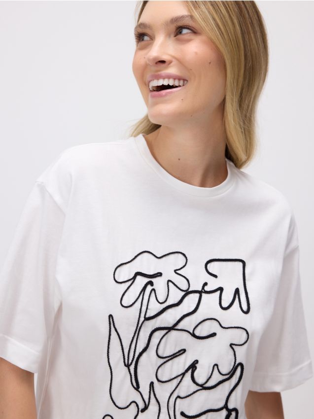 T-shirt med broderi - RESERVED
