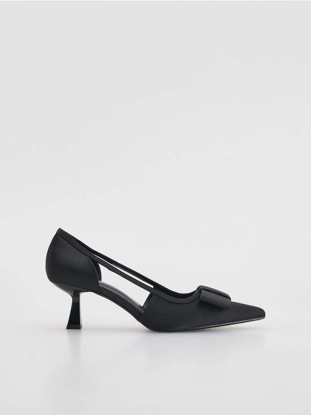 Pumps with bow detail - RESERVED