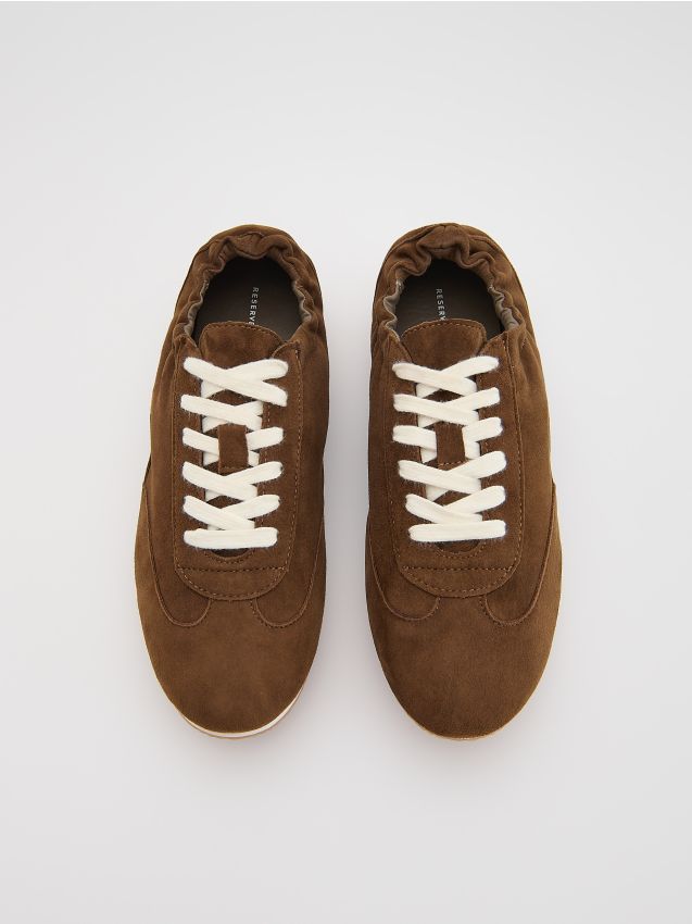 Baskets en cuir majoritaire - RESERVED