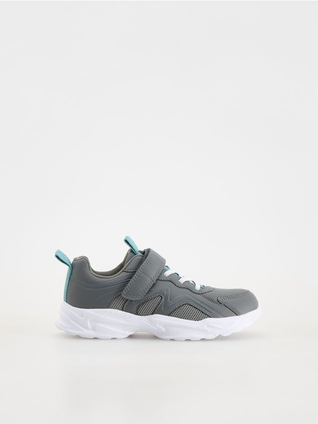 Velcro shoes - RESERVED