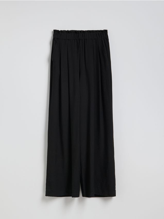 Loose trousers with pleats - RESERVED